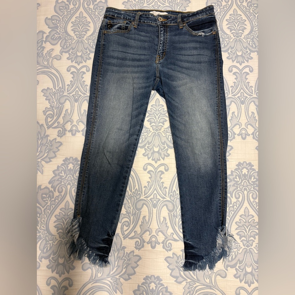 KanCan Distressed Ankle Jeans in Blue